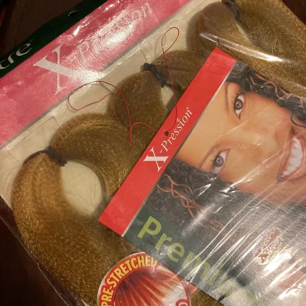 SYN X-PRESSION PRE-STRETCHED ULTRA BRAID / NWT / ASH BLOND